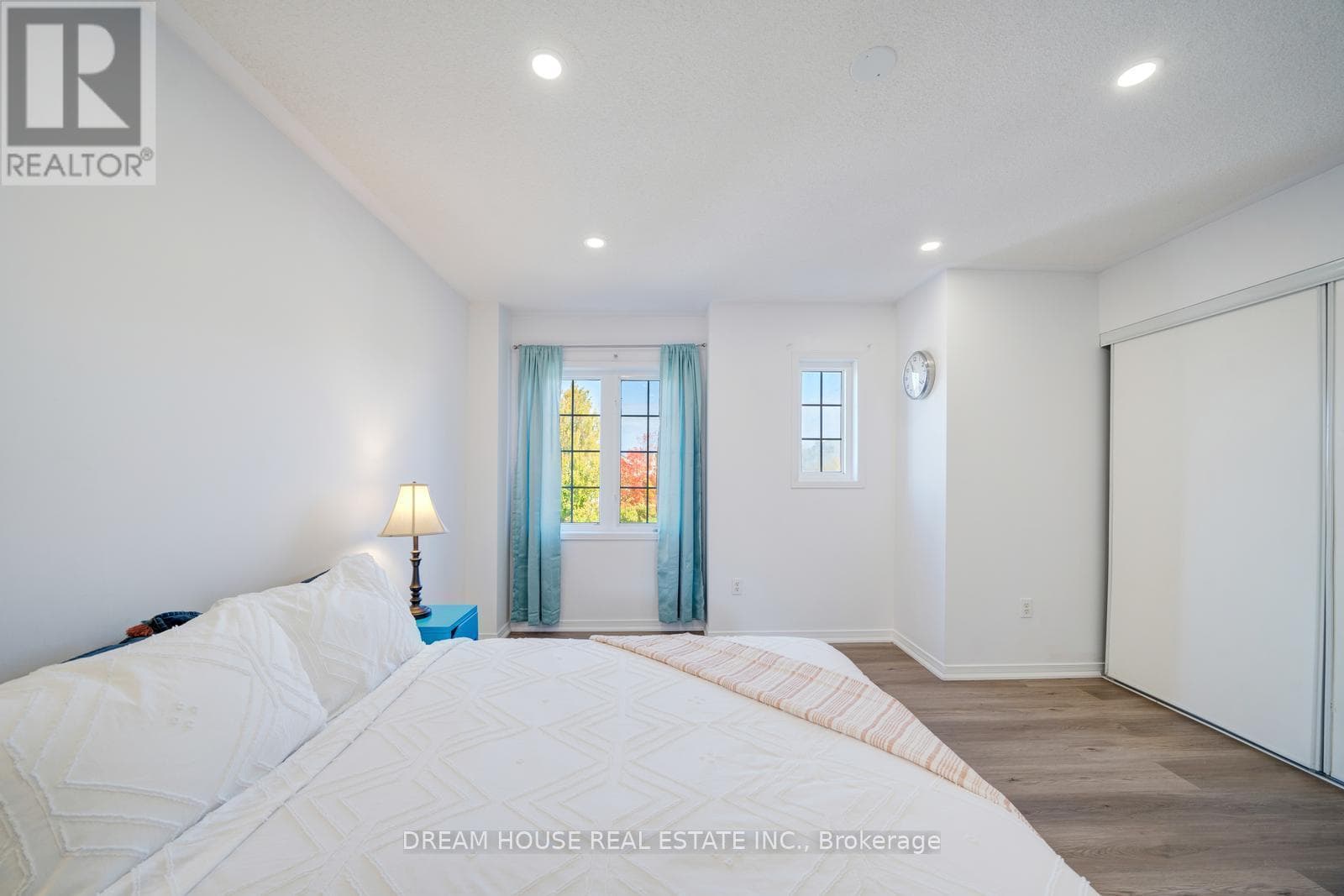 417 KING STREET E — East Gwillimbury (Mt Albert), Ontario - Main photo