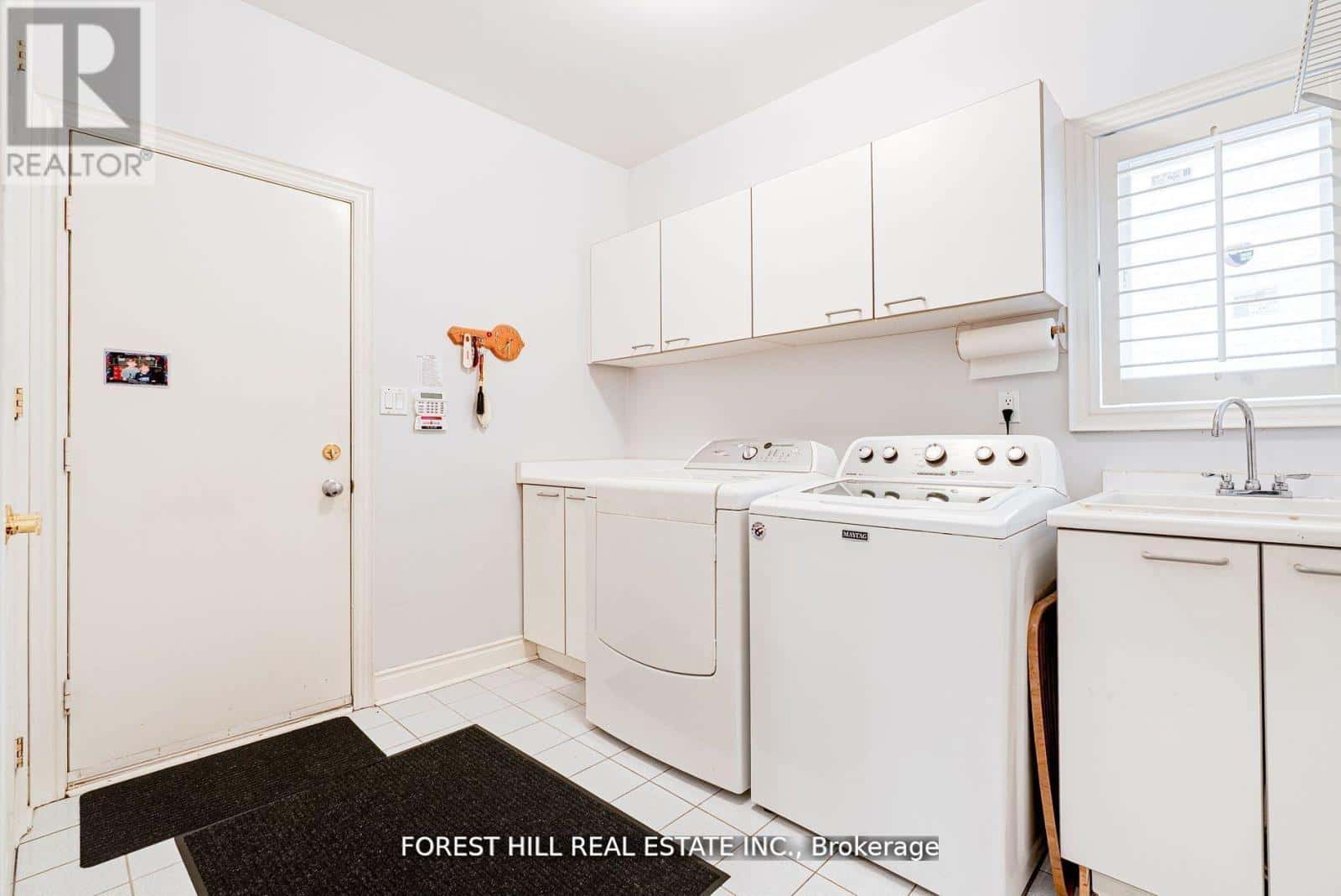 66 SANIBEL CRESCENT — Vaughan (Uplands), Ontario - Photo 5 of 31