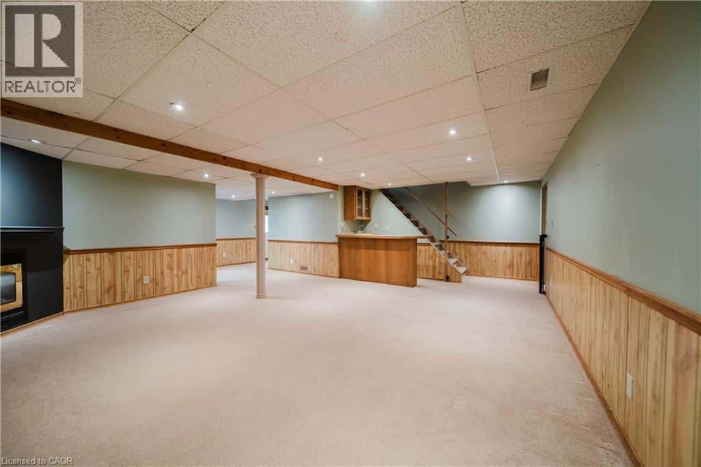 7 CAMPBELL Place — Wellesley, Ontario - Photo 4 of 48