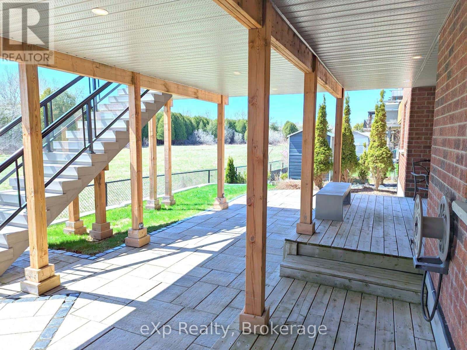 93 VAUGHAN STREET — Guelph (Clairfields/Hanlon Business Park), Ontario - Photo 4 of 47