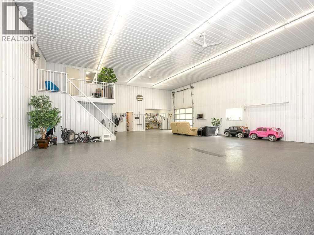 1628 25 Avenue — Didsbury, Alberta - Photo 3 of 42