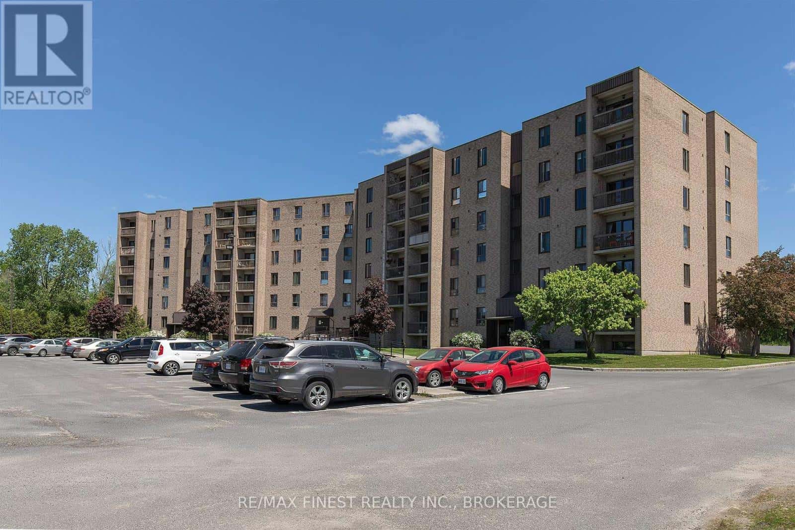 605 - 358 QUEEN MARY ROAD — Kingston (West of Sir John A. Blvd), Ontario - Photo 4 of 35