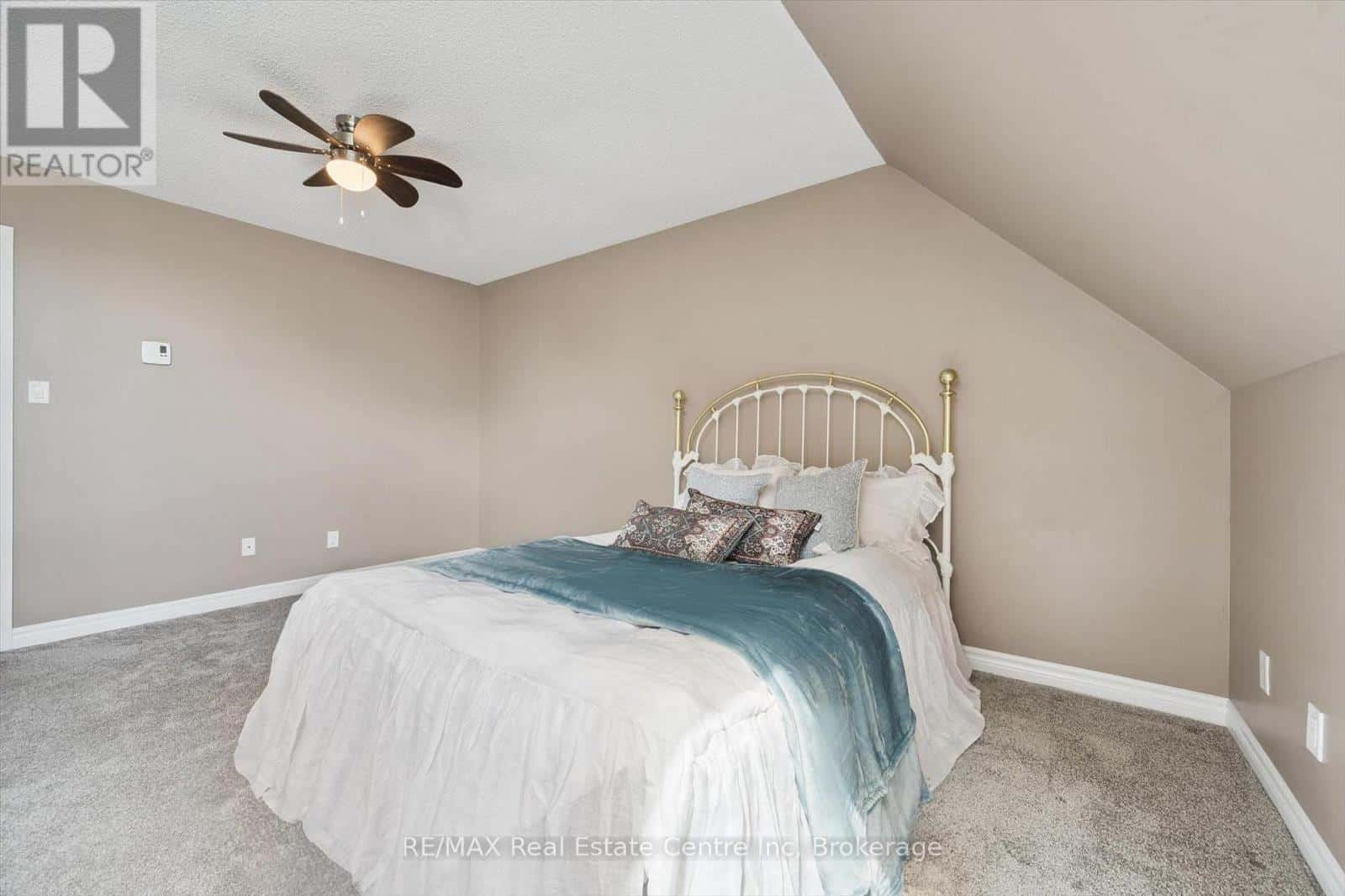 204 - 200 WOOLWICH STREET — Guelph (Downtown), Ontario - Photo 5 of 22