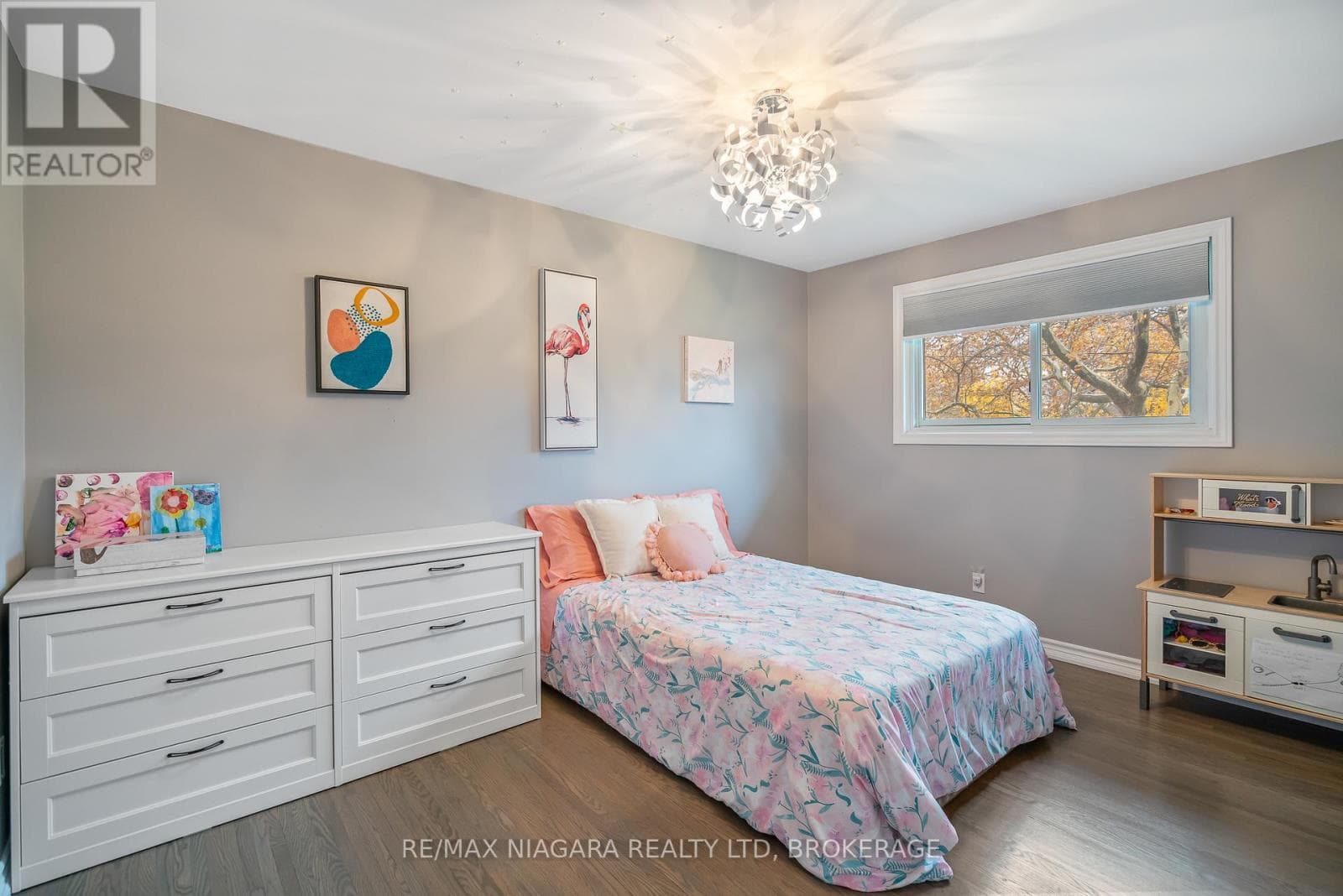 3 FLORENCE STREET — St. Catharines (Lakeport), Ontario - Main photo