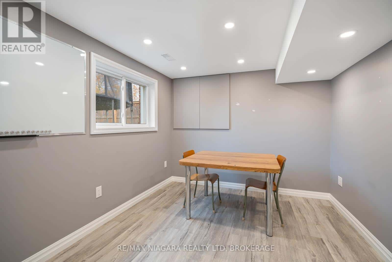 3 FLORENCE STREET — St. Catharines (Lakeport), Ontario - Photo 5 of 39