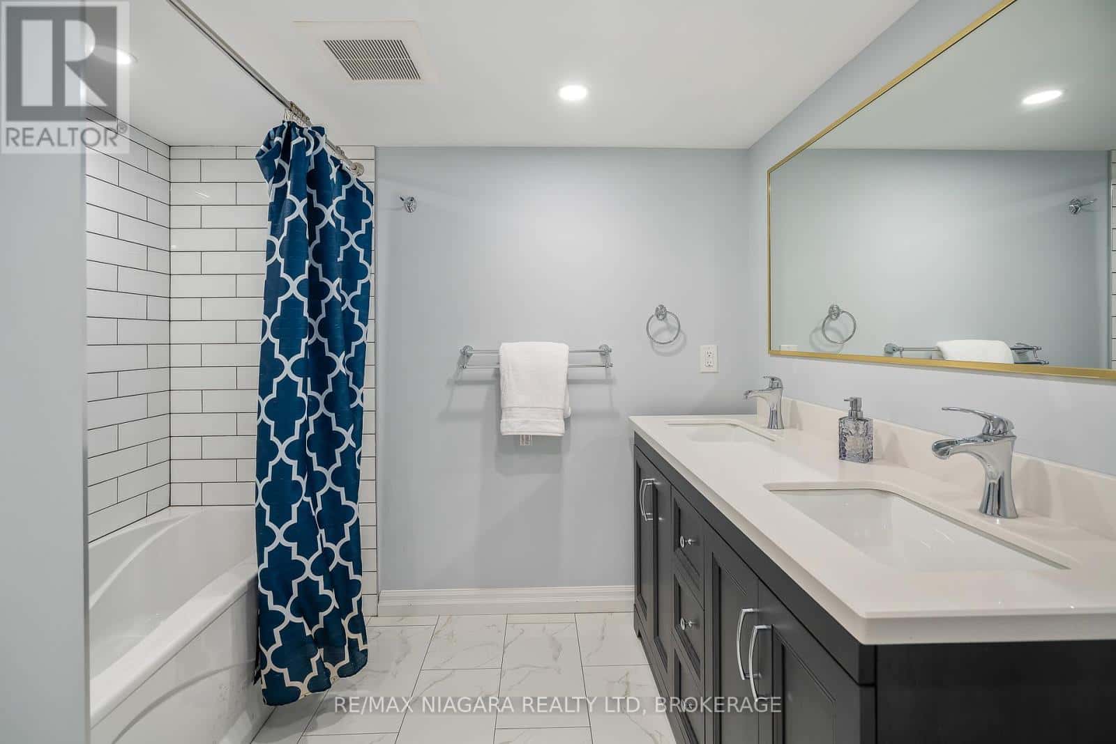 3 FLORENCE STREET — St. Catharines (Lakeport), Ontario - Photo 2 of 39