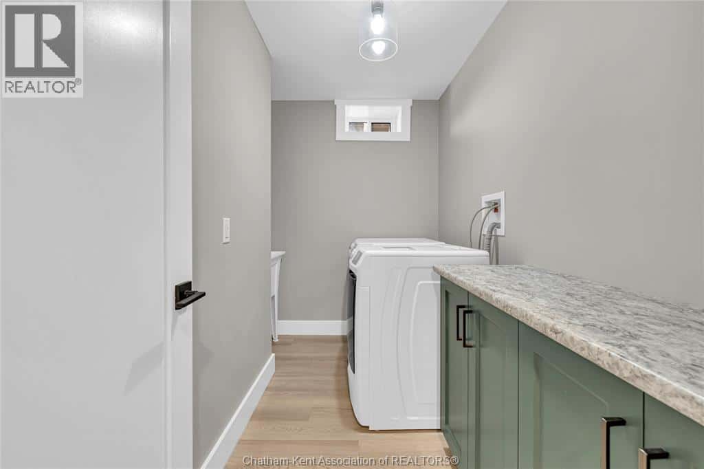 30054 West Bothwell ROAD — Bothwell, Ontario - Photo 5 of 49