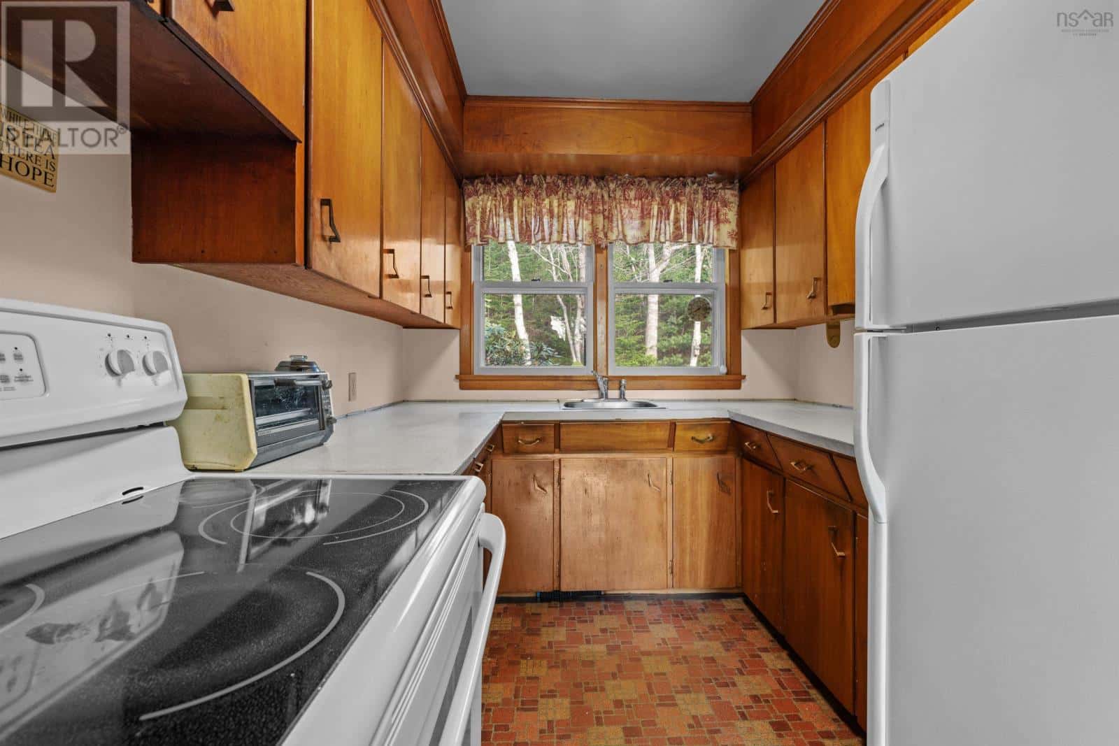 37 Myers Drive — Musquodoboit Harbour, Nova Scotia - Photo 4 of 39