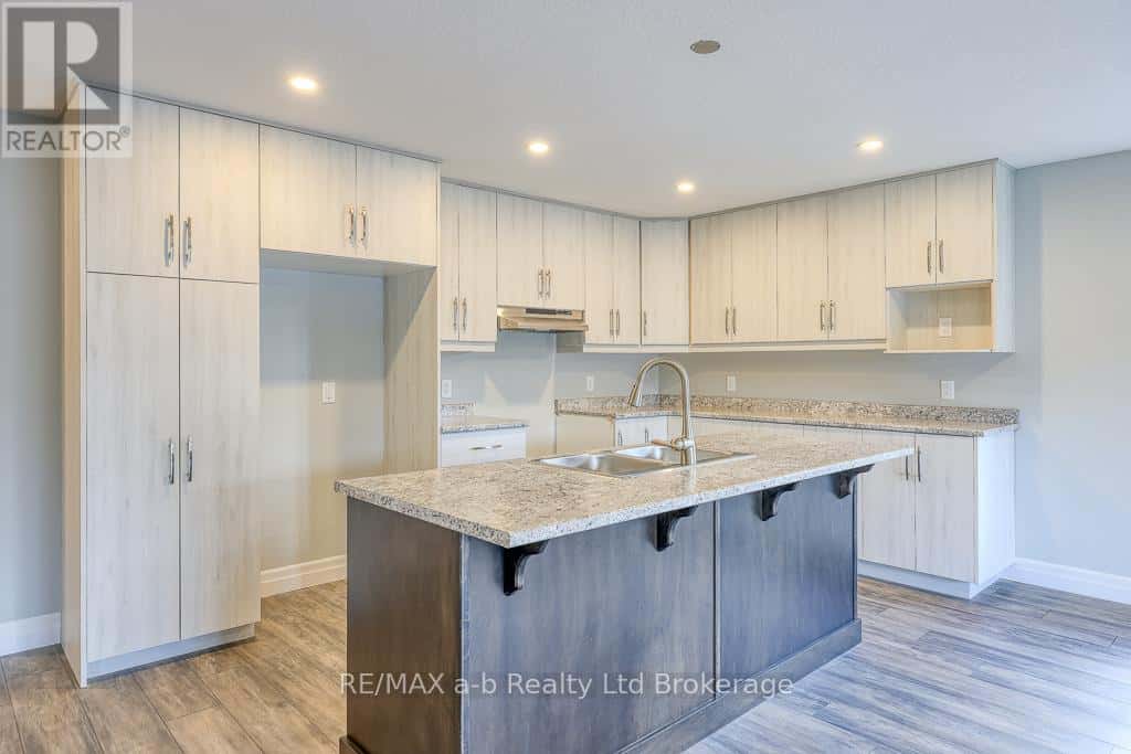 129 LOSSING DRIVE — Norwich (Norwich Town), Ontario - Photo 4 of 26