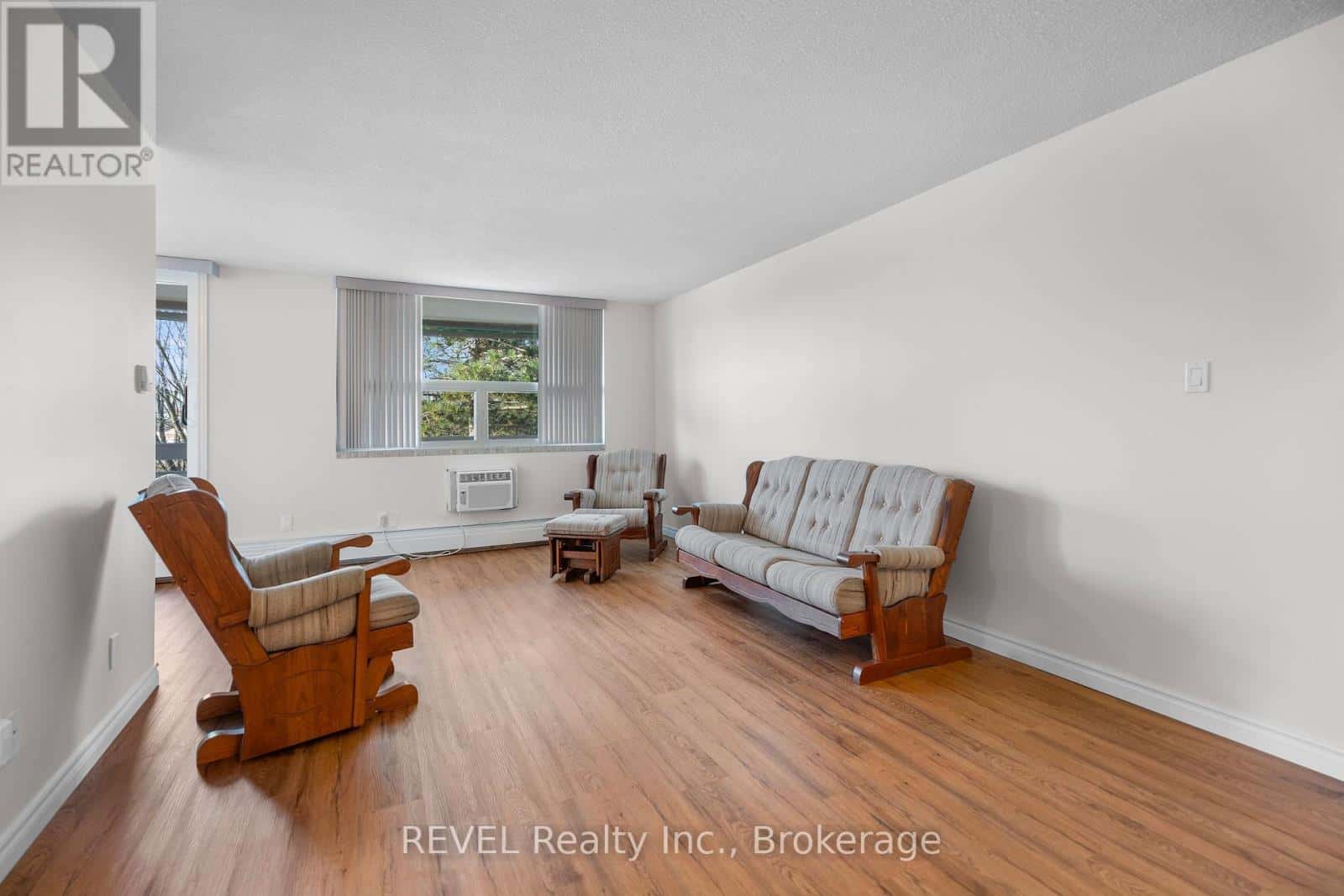 411 - 365 GENEVA STREET — St. Catharines (Fairview), Ontario - Photo 3 of 31