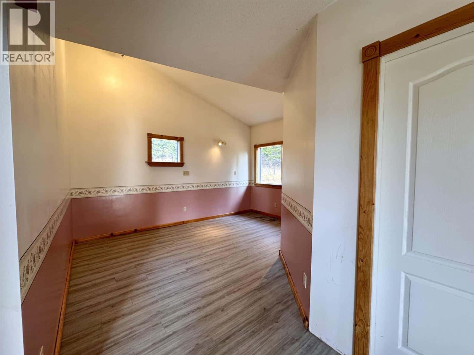 2659 ROSE DRIVE — 150 Mile House, British Columbia - Photo 4 of 44