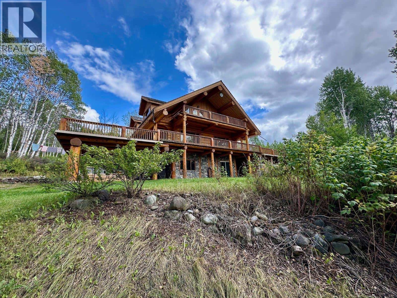 7584 FIR ROAD — Telkwa, British Columbia - Photo 2 of 38