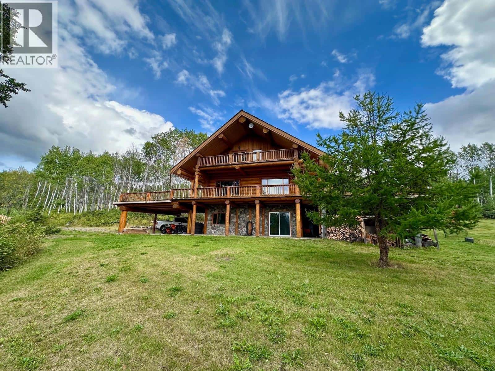 7584 FIR ROAD — Telkwa, British Columbia - Photo 3 of 38