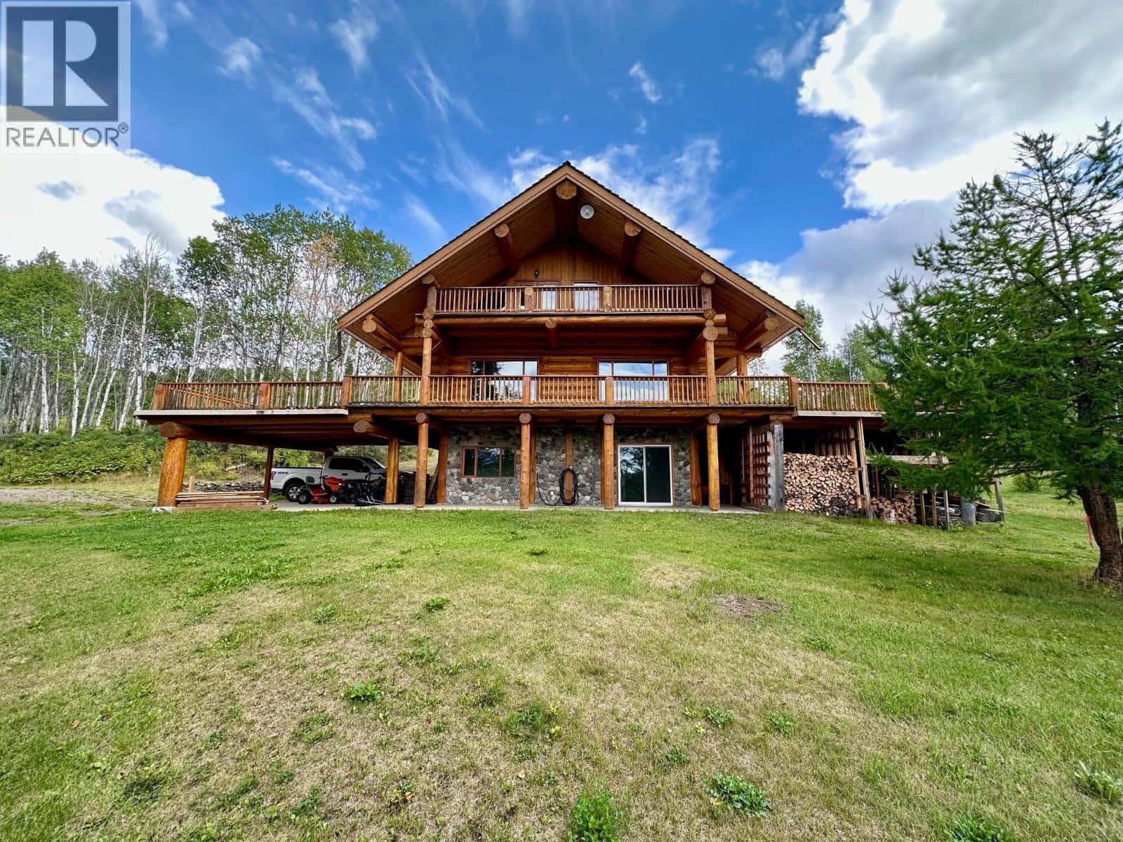 7584 FIR ROAD — Telkwa, British Columbia - Photo 4 of 38