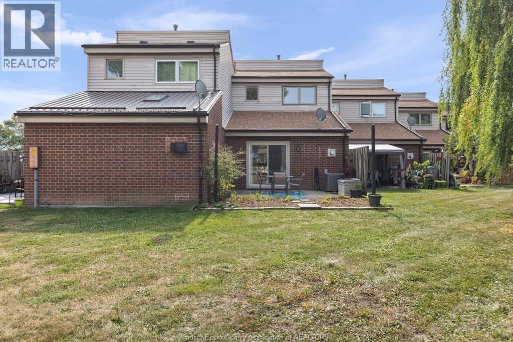 201 CONCESSION 3 Unit# 7 — Harrow, Ontario - Photo 2 of 25