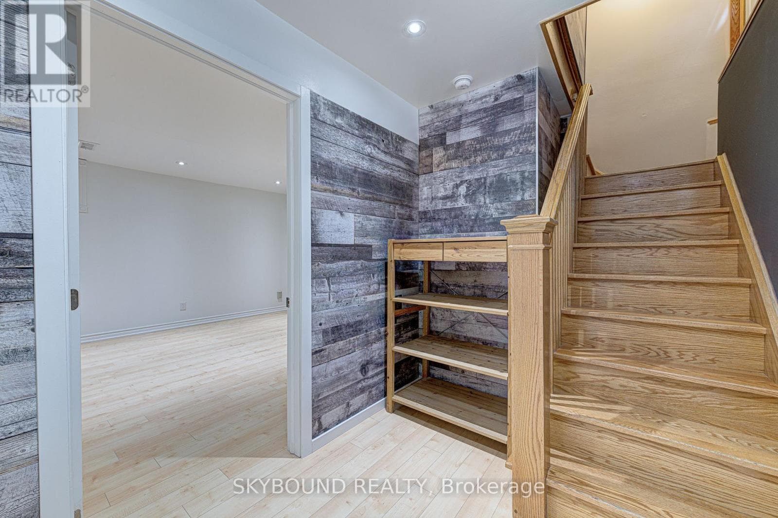 LOWER - 343 RUNNYMEDE ROAD — Toronto (Runnymede-Bloor West Village), Ontario - Main photo