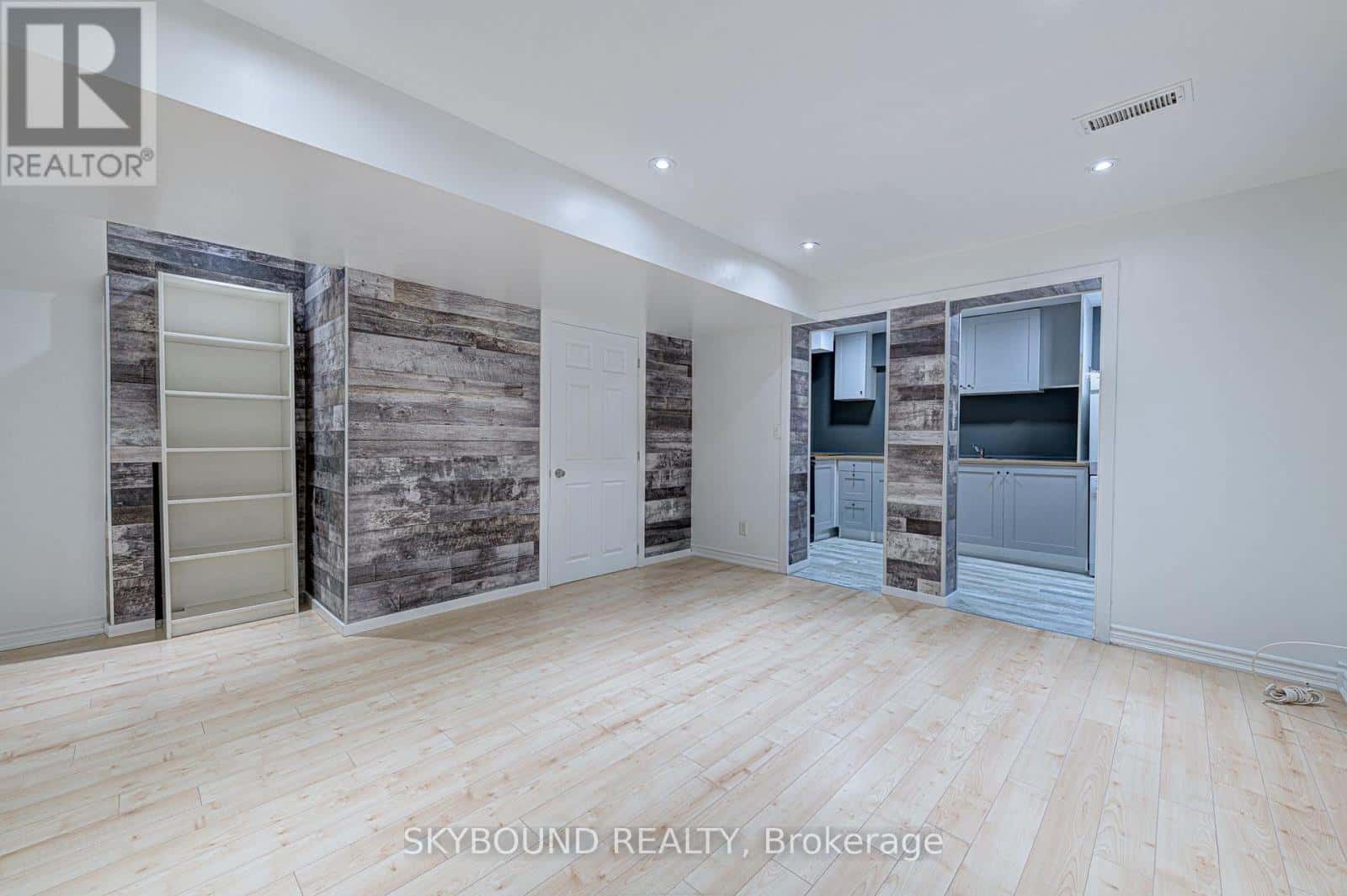 LOWER - 343 RUNNYMEDE ROAD — Toronto (Runnymede-Bloor West Village), Ontario - Photo 2 of 10