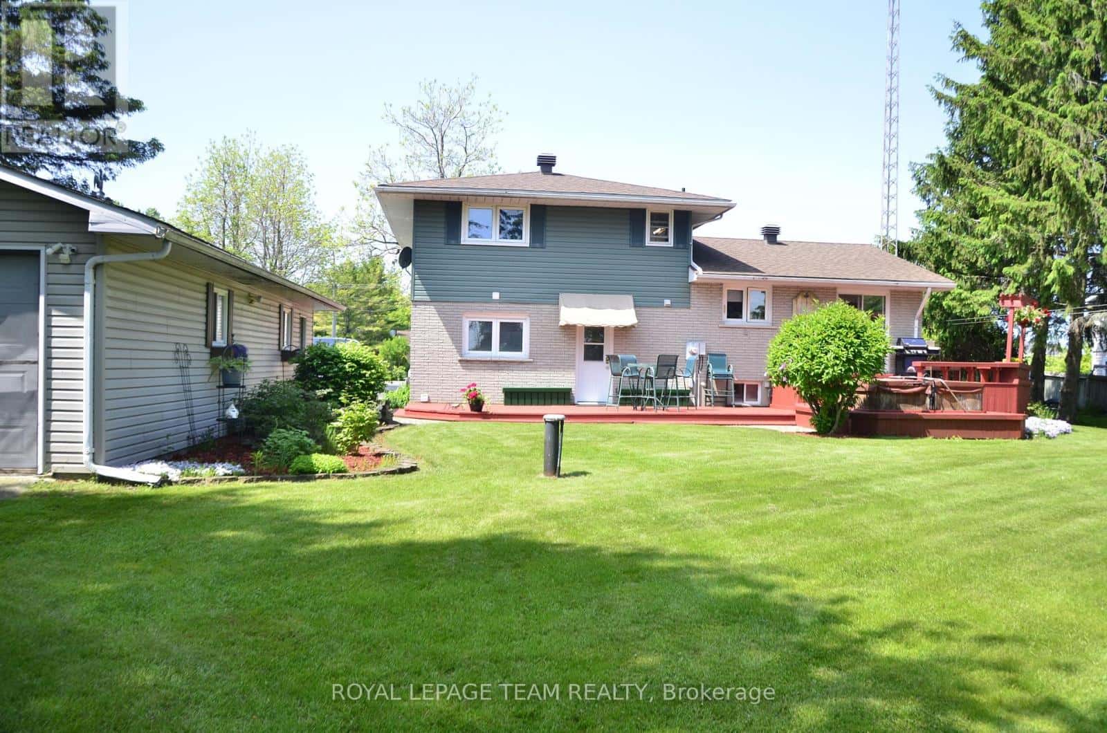 4951 (HWY 31) BANK STREET N — South Dundas, Ontario - Photo 4 of 37