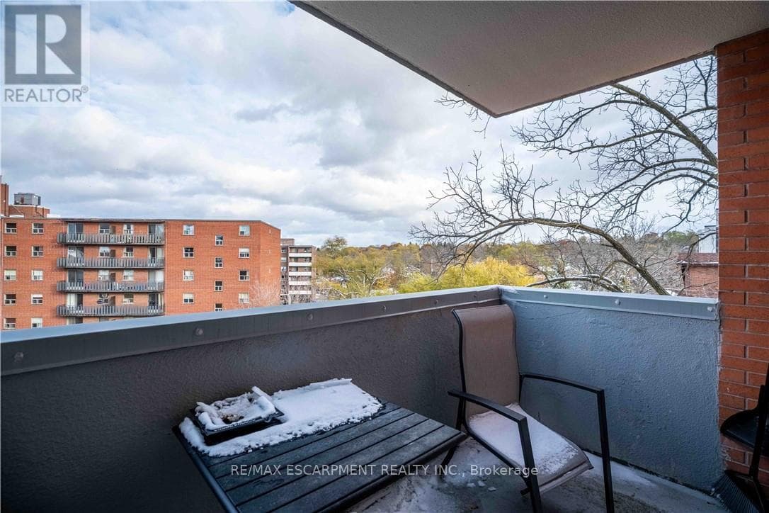 502 - 23 MAIN STREET — Hamilton (Dundas), Ontario - Main photo