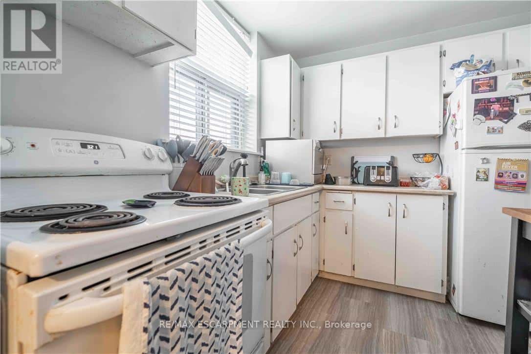 502 - 23 MAIN STREET — Hamilton (Dundas), Ontario - Photo 4 of 30