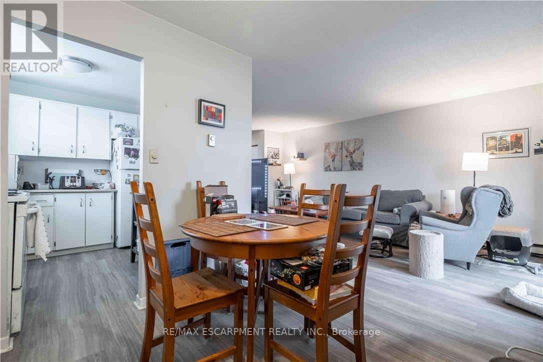 502 - 23 MAIN STREET — Hamilton (Dundas), Ontario - Photo 3 of 30