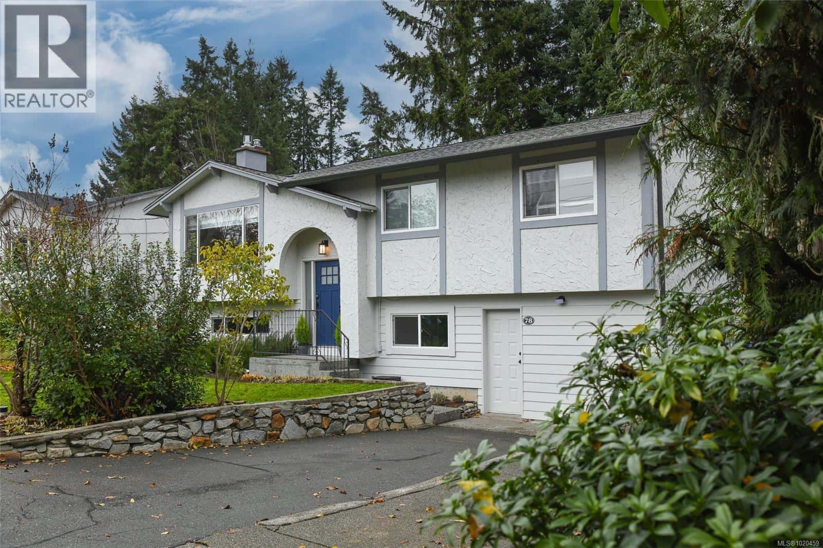 78 Rod & Gun Rd — Courtenay, British Columbia - Photo 2 of 27