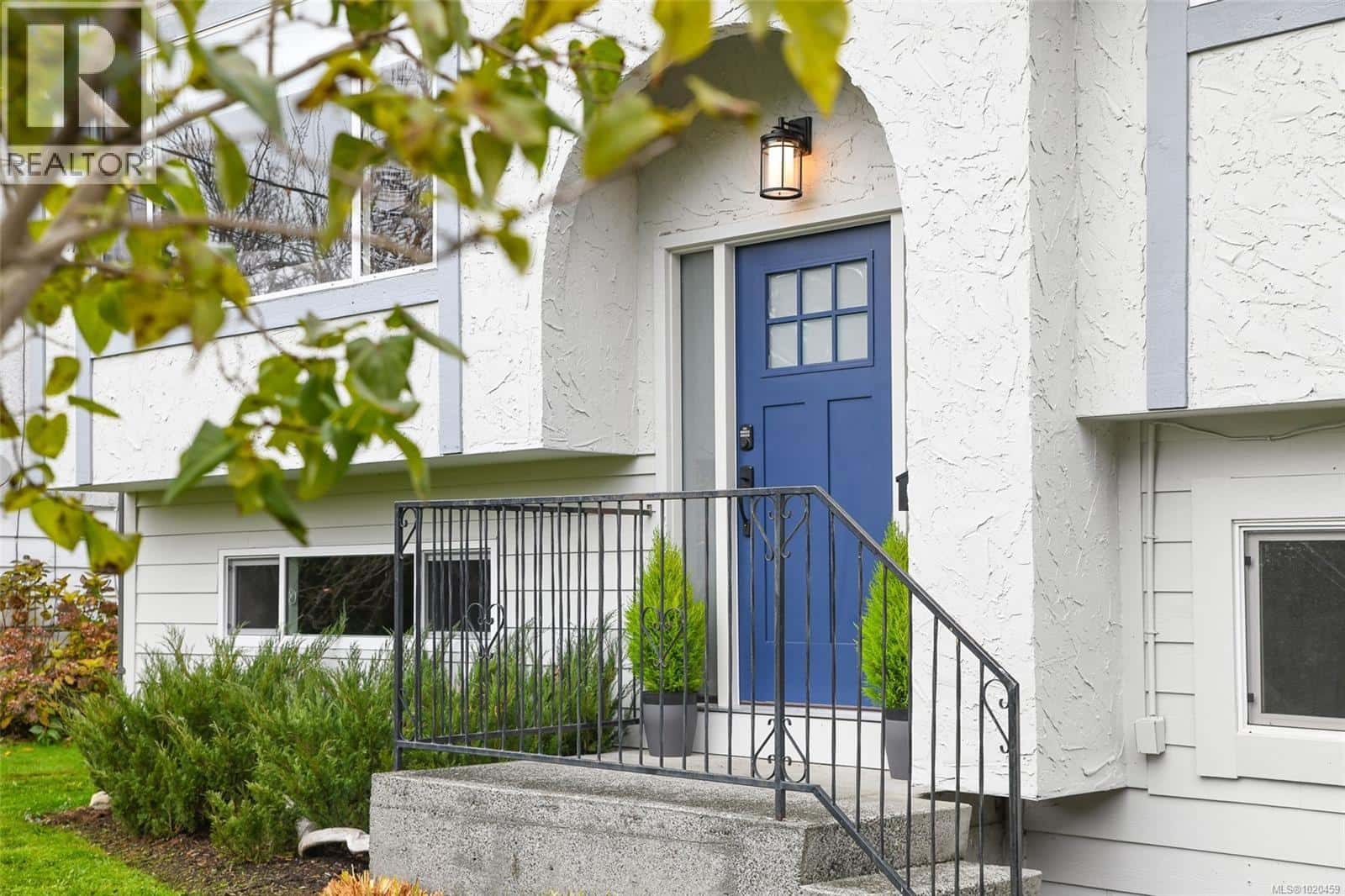 78 Rod & Gun Rd — Courtenay, British Columbia - Photo 3 of 27