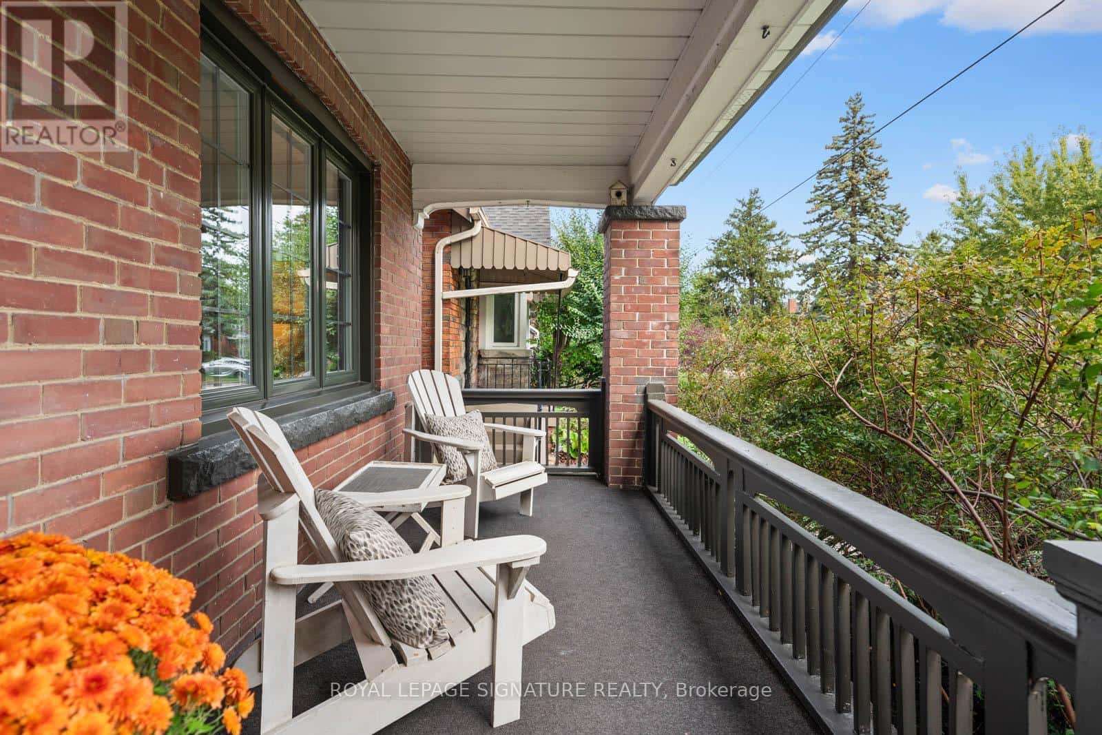 54 PEPLER AVENUE — Toronto (East York), Ontario - Photo 2 of 50