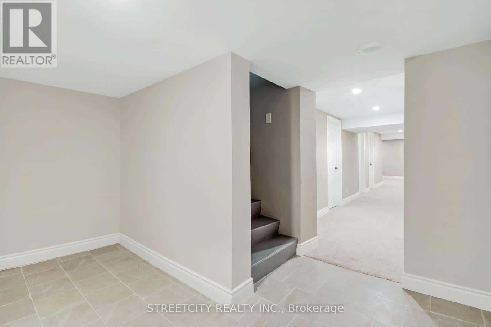 310 EGERTON STREET — London East (East M), Ontario - Photo 2 of 26