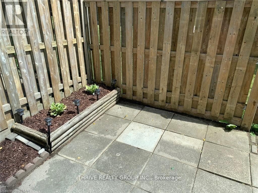 86 - 70 FIDDLERS GREEN ROAD — London North (North P), Ontario - Main photo