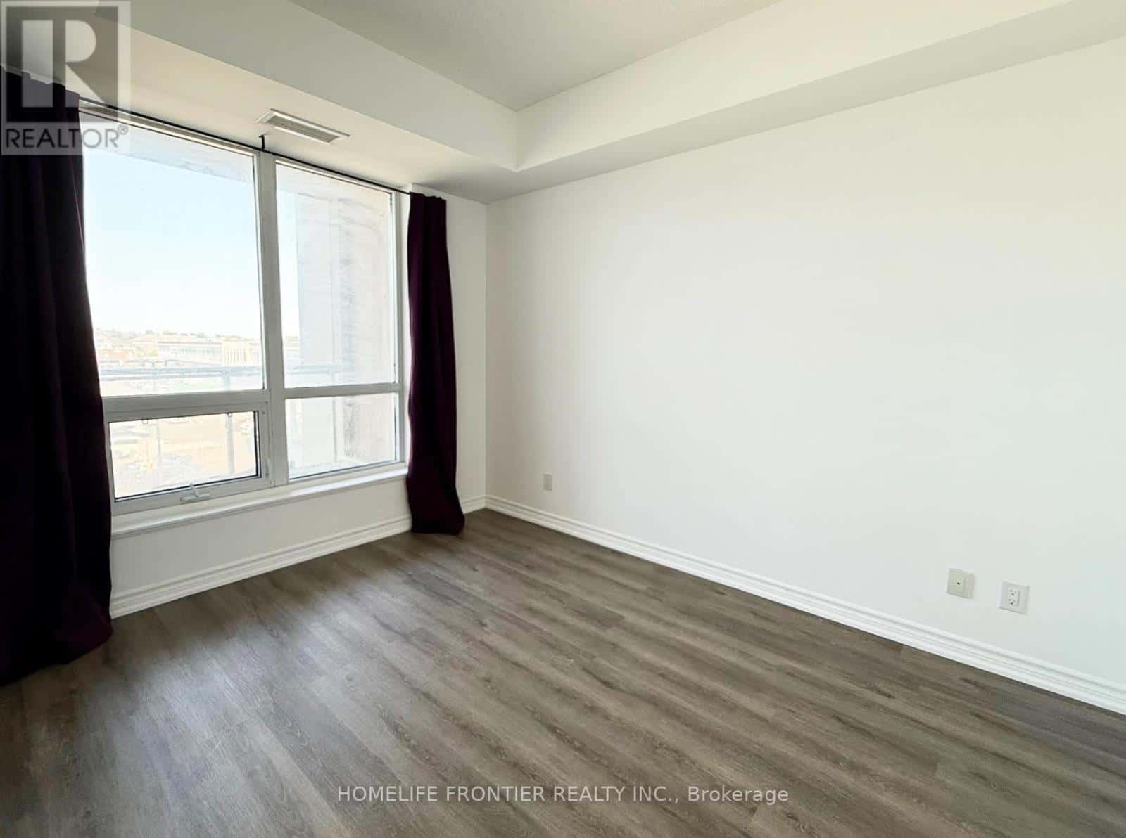 305 - 8323 KENNEDY ROAD — Markham (Village Green-South Unionville), Ontario - Photo 4 of 7