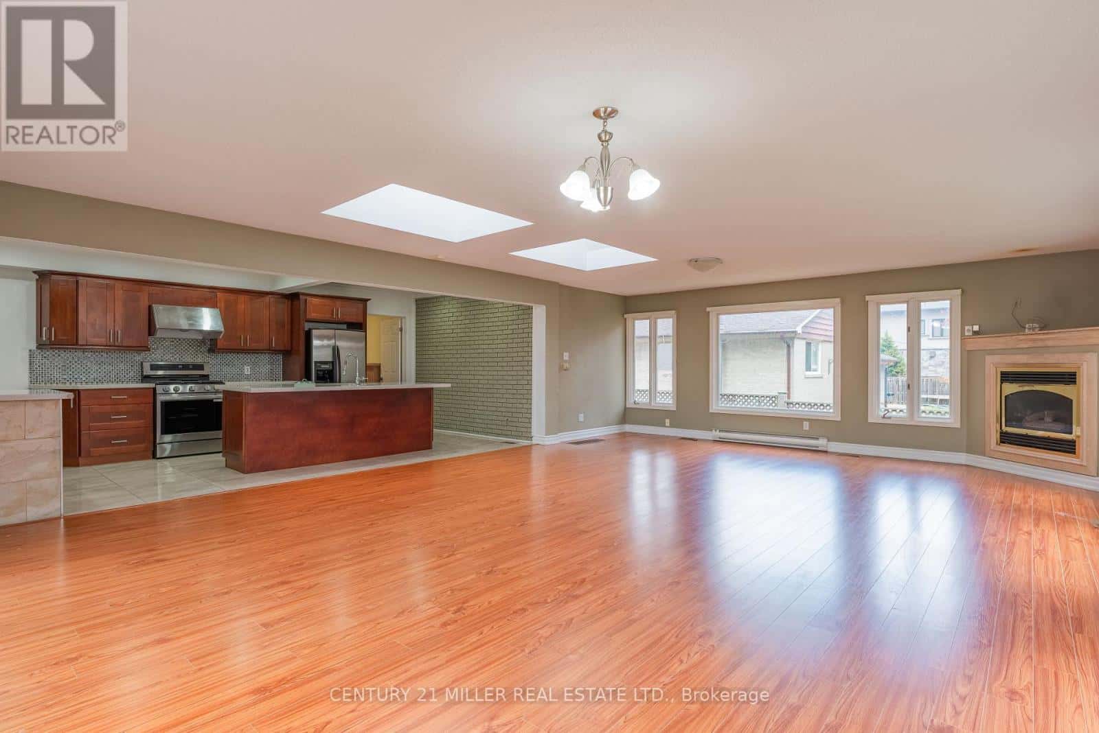 1242 REBECCA STREET — Oakville (SW Southwest), Ontario - Photo 4 of 37