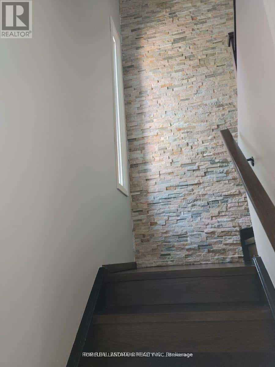 59 KIRBY CRESCENT S — Whitby (Blue Grass Meadows), Ontario - Photo 3 of 17