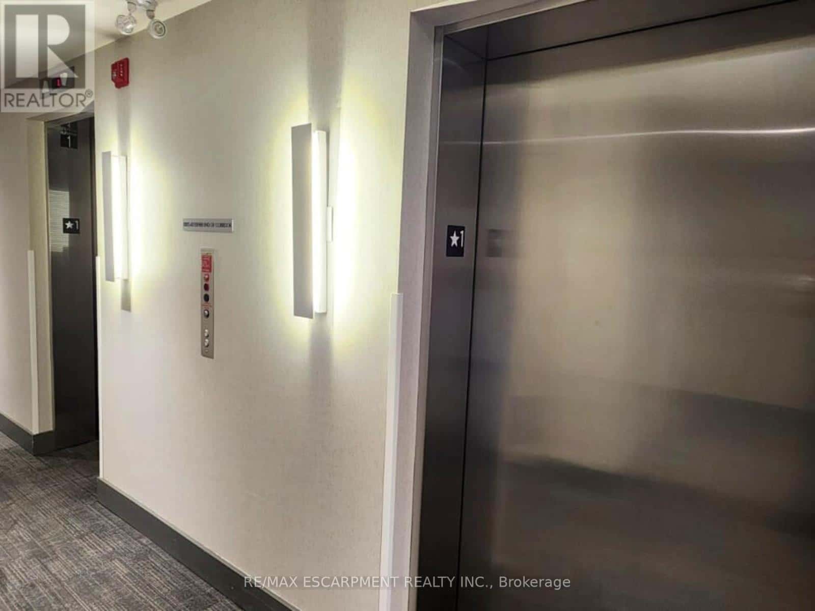 503 - 479 CHARLTON AVENUE E — Hamilton (Stinson), Ontario - Photo 4 of 26