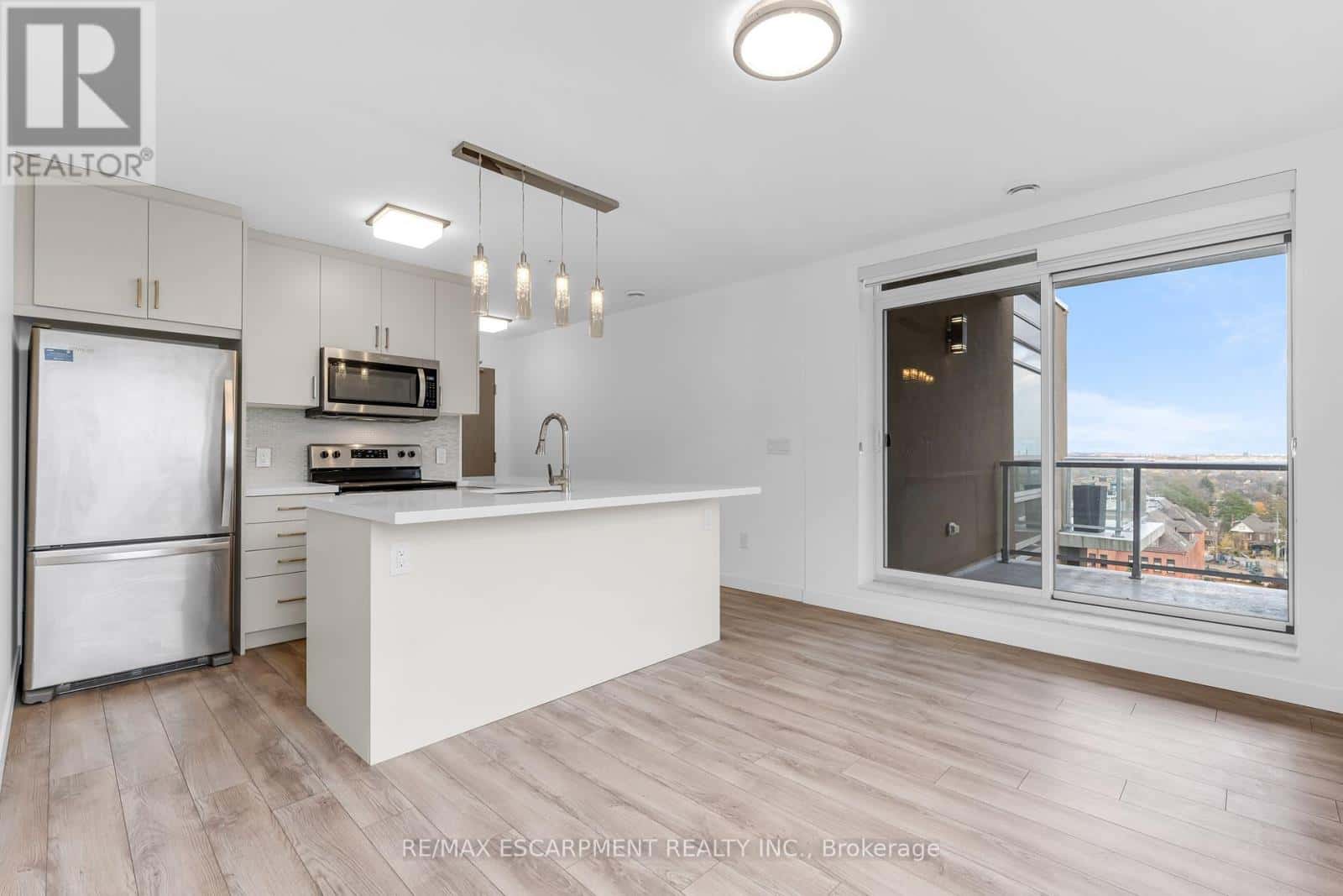 503 - 479 CHARLTON AVENUE E — Hamilton (Stinson), Ontario - Photo 5 of 26