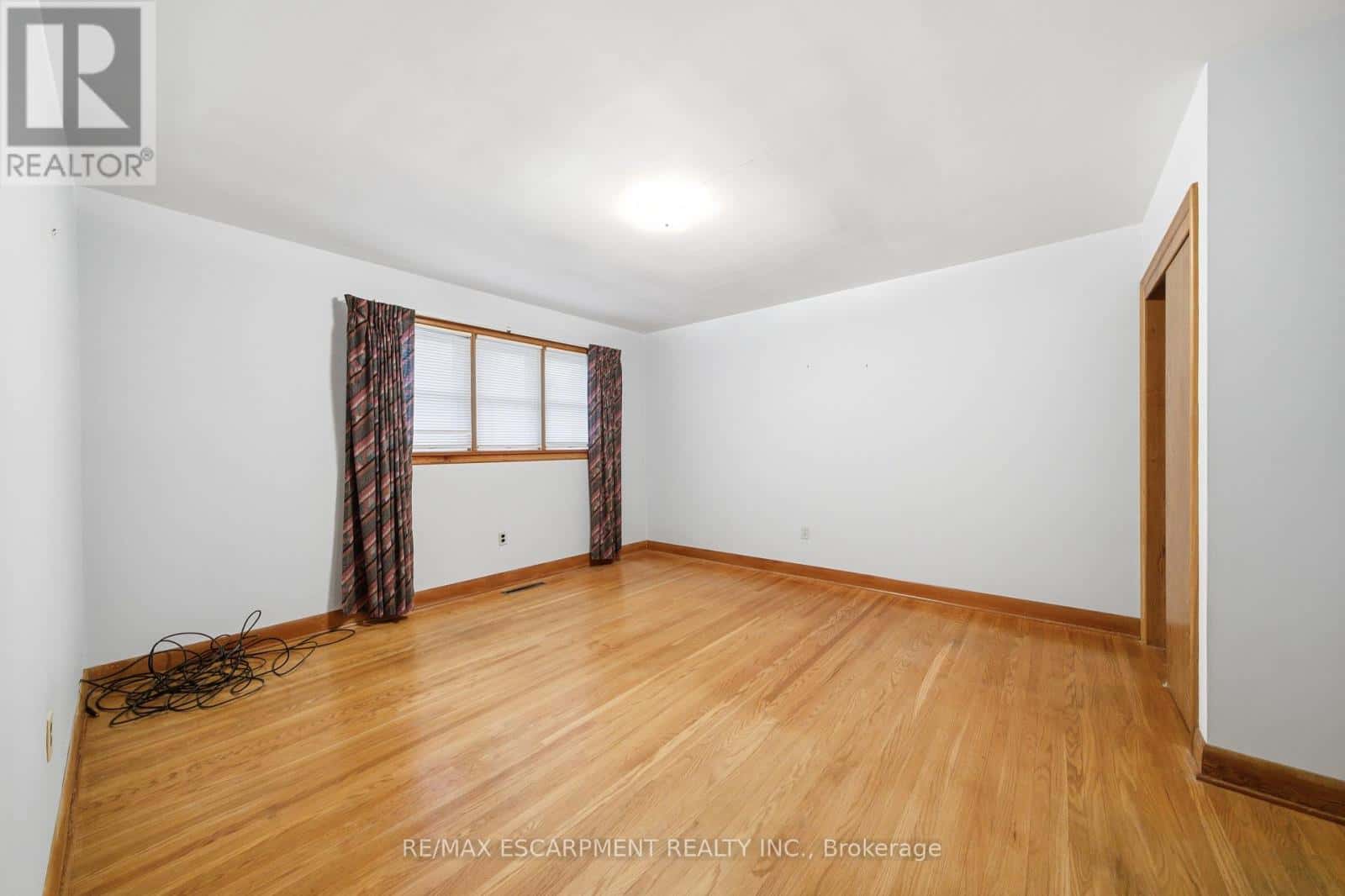 8 FAWELL AVENUE — St. Catharines (Grapeview), Ontario - Photo 2 of 31