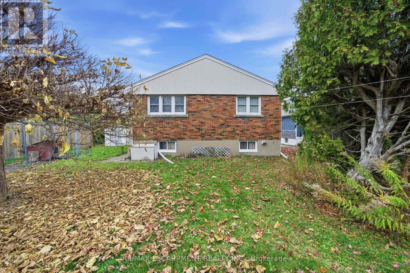 8 FAWELL AVENUE — St. Catharines (Grapeview), Ontario - Photo 3 of 31