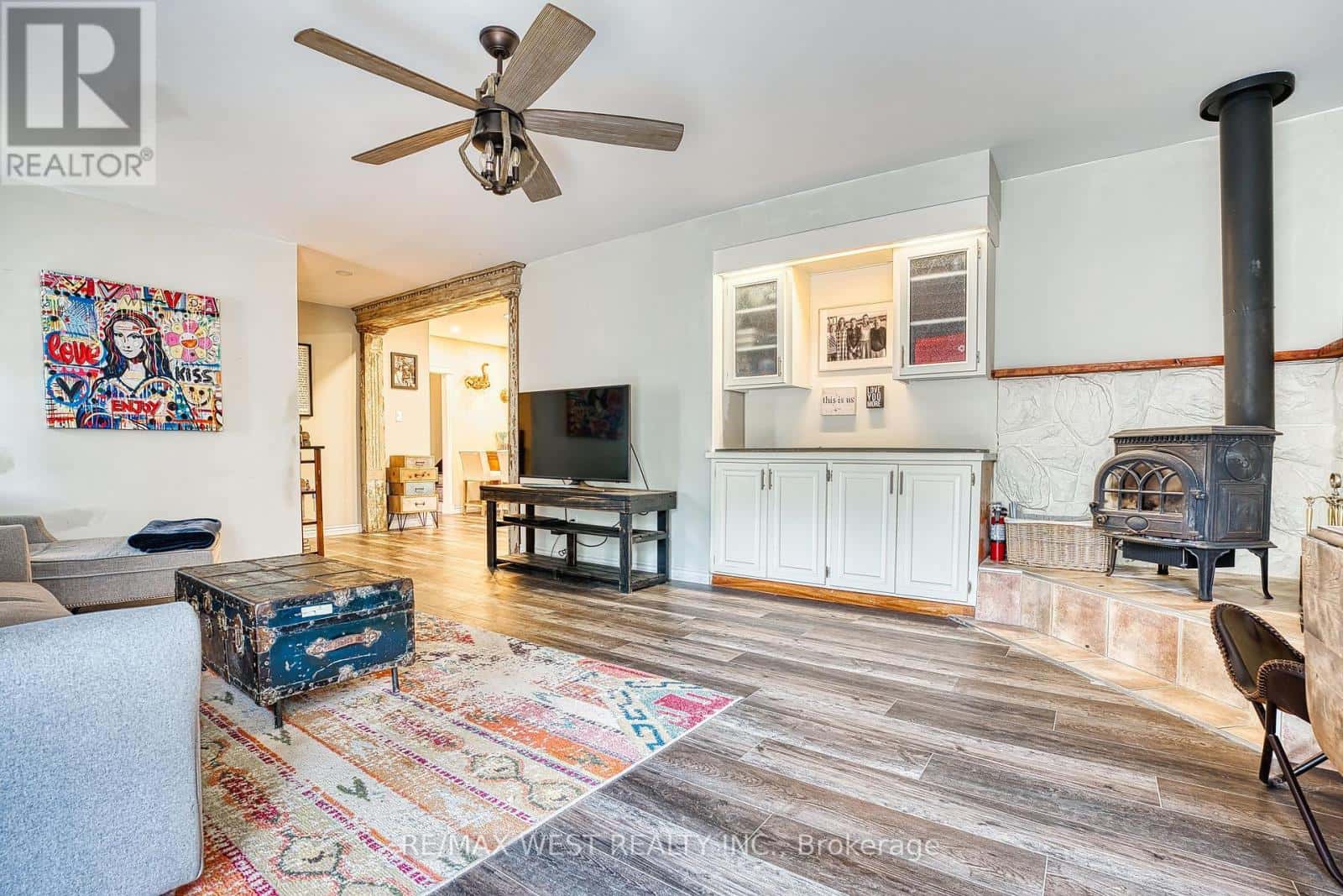 16 FIRST STREET W — Woolwich, Ontario - Photo 5 of 17