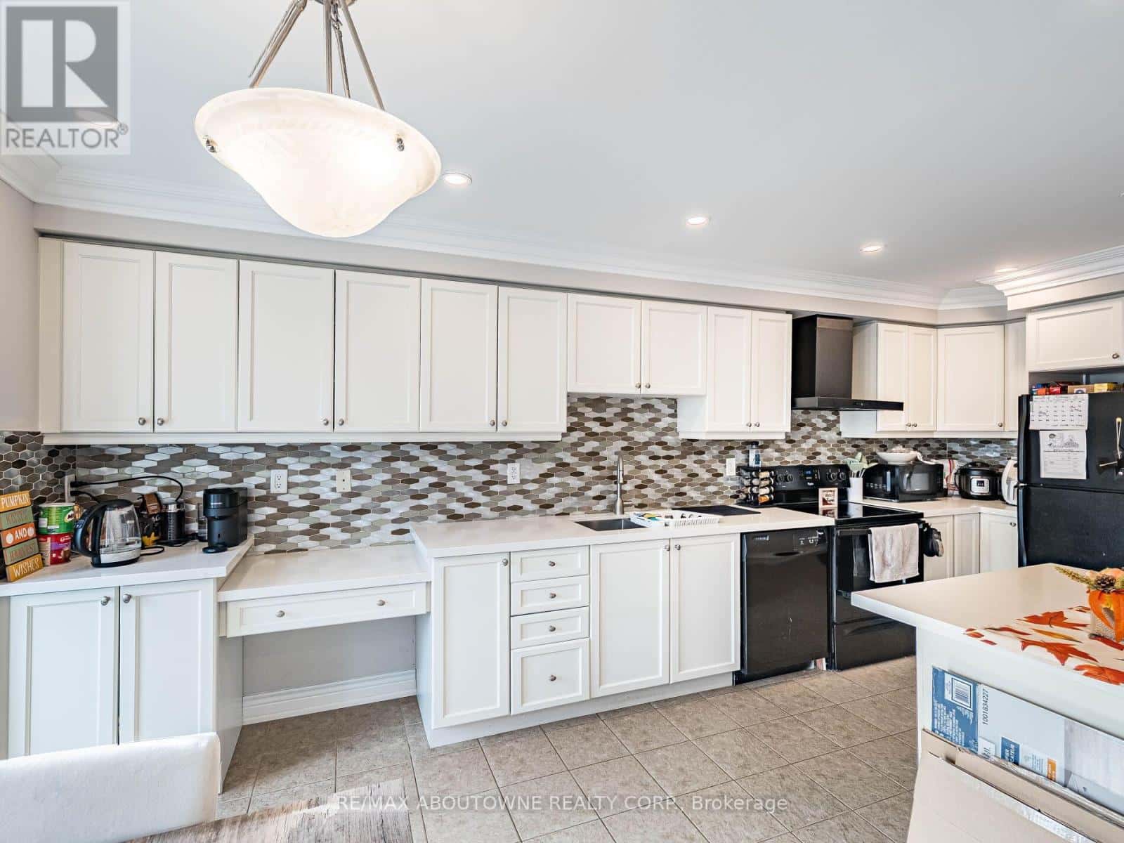 29 - 6020 DERRY ROAD — Milton (SC Scott), Ontario - Photo 2 of 50