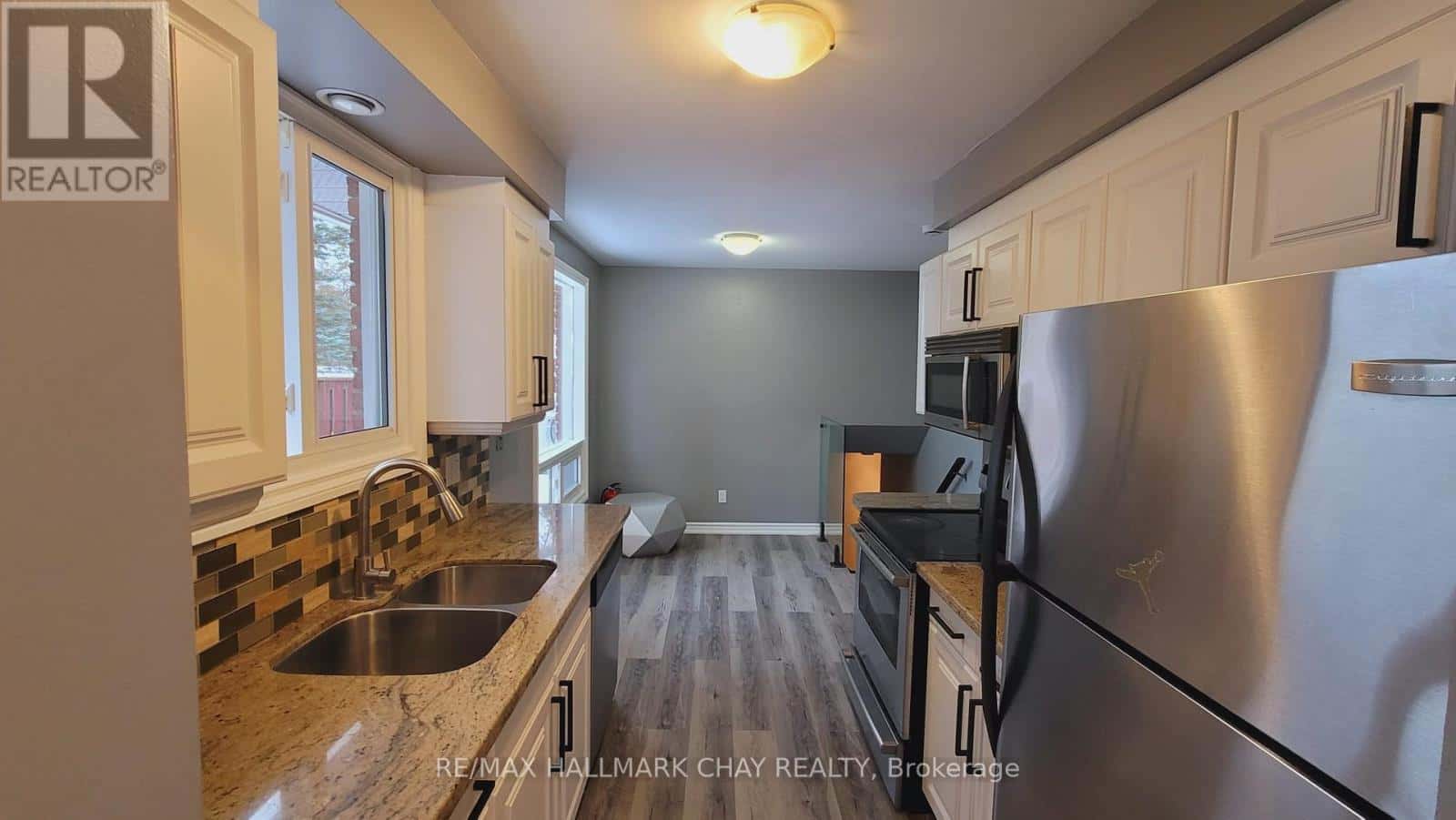 39 BERNICK DRIVE — Barrie (Grove East), Ontario - Photo 5 of 32