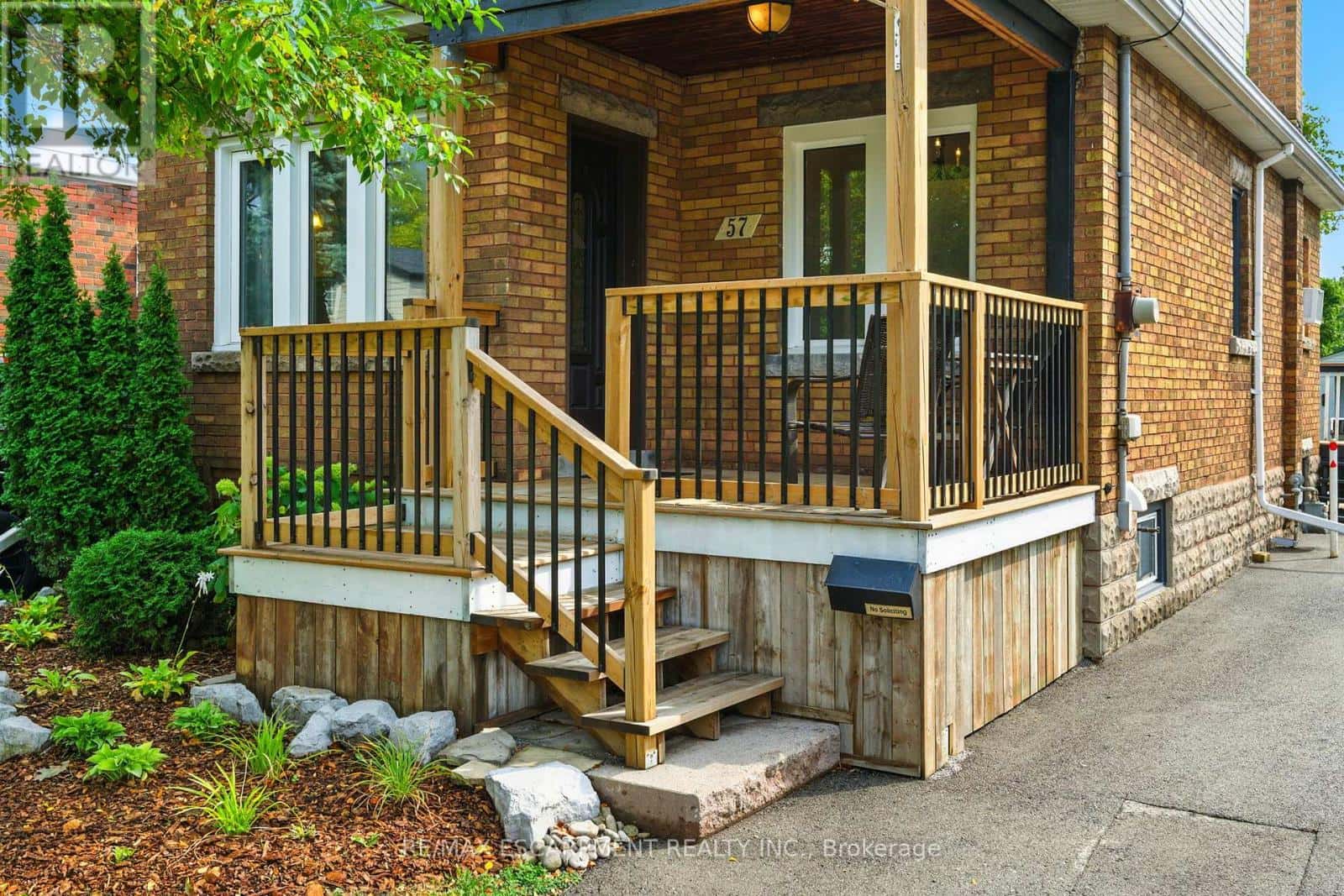 57 HIGHCLIFFE AVENUE — Hamilton (Centremount), Ontario - Photo 3 of 48