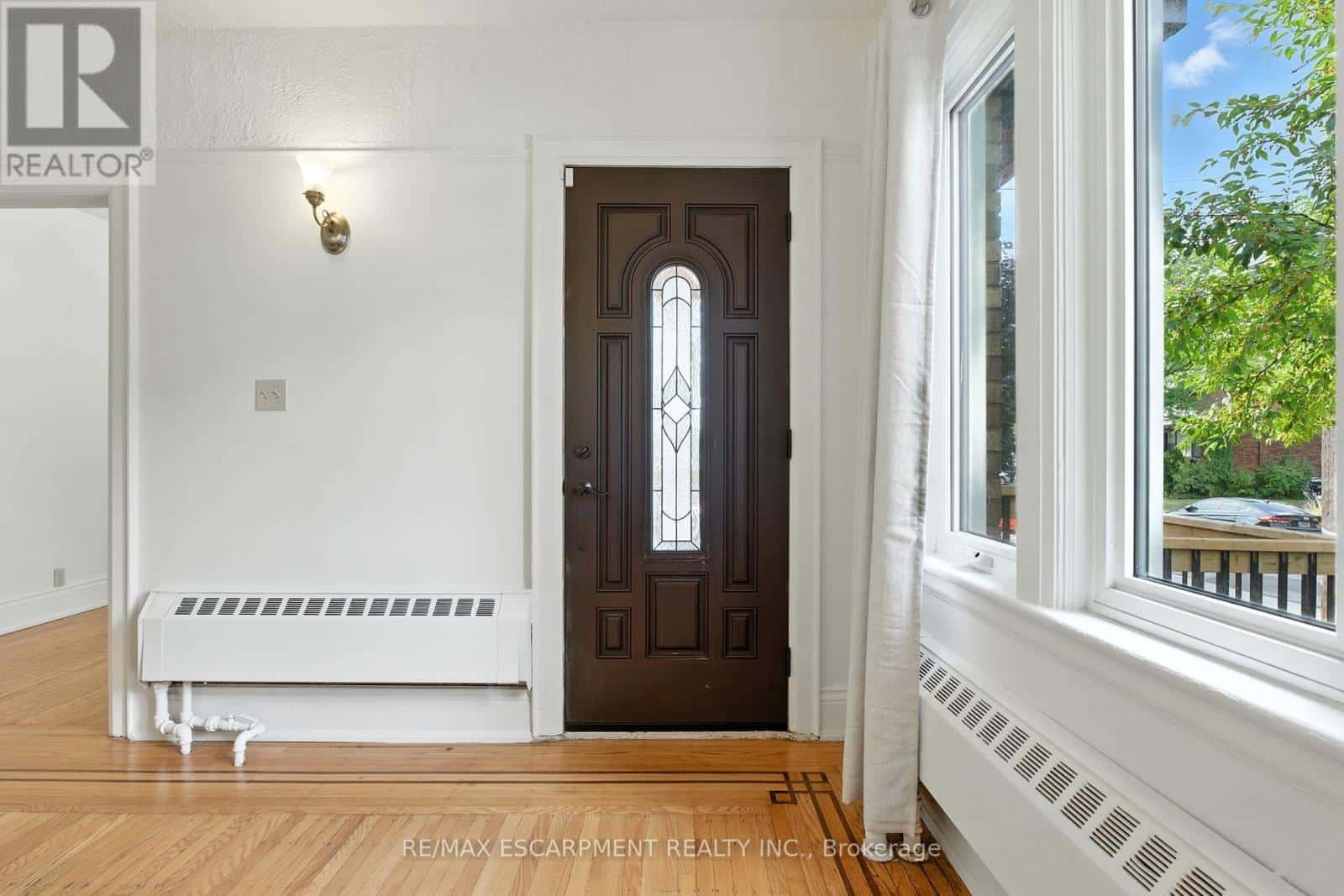 57 HIGHCLIFFE AVENUE — Hamilton (Centremount), Ontario - Photo 2 of 48