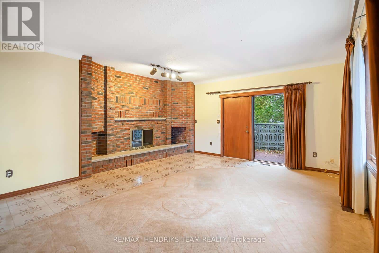 85 WESTGATE PARK DRIVE — St. Catharines (Lakeshore), Ontario - Photo 5 of 46