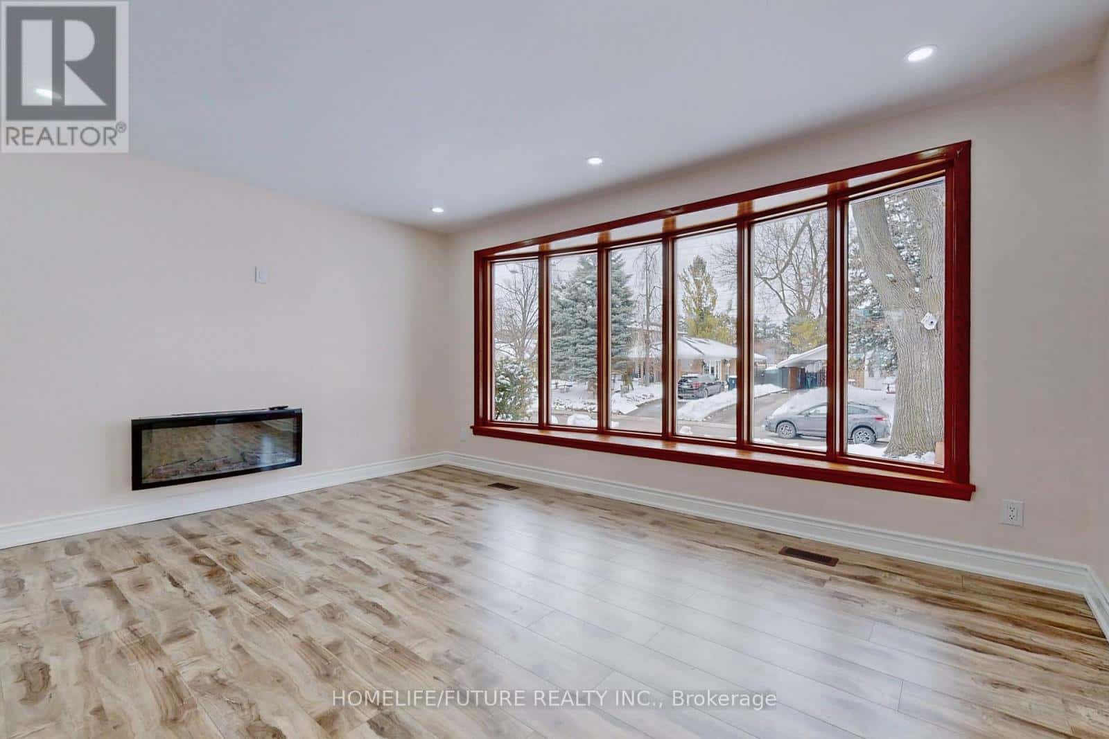 MAIN - 72 TREVERTON DRIVE — Toronto (Ionview), Ontario - Photo 2 of 29