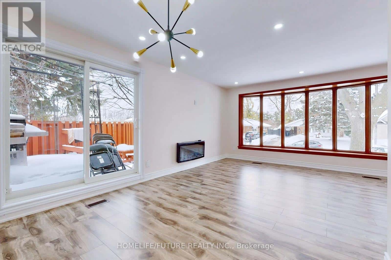 MAIN - 72 TREVERTON DRIVE — Toronto (Ionview), Ontario - Photo 4 of 29