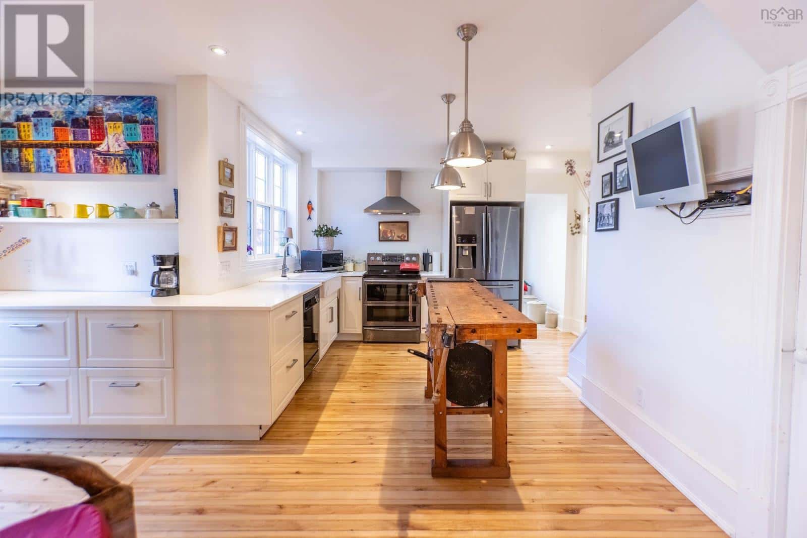 124 Church Street — Amherst, Nova Scotia - Photo 3 of 50