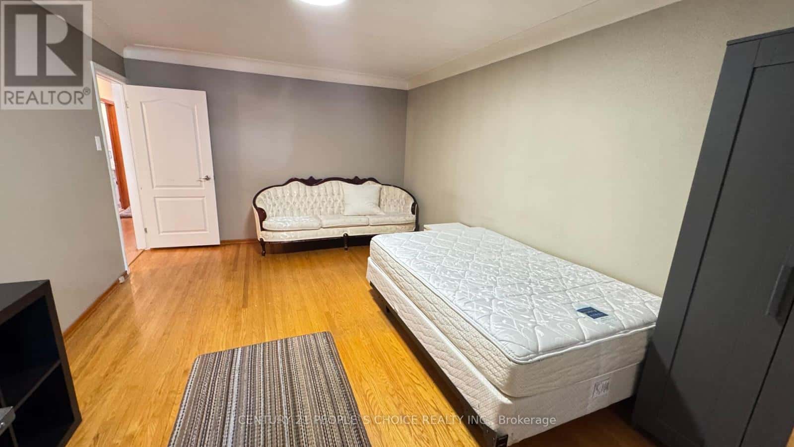 #FURNISHED - 122 RIFLE RANGE ROAD — Hamilton (Ainslie Wood), Ontario - Photo 5 of 37