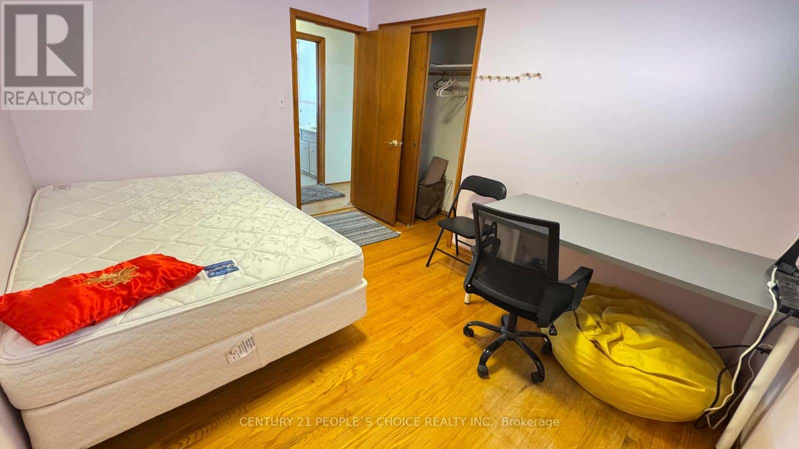 #FURNISHED - 122 RIFLE RANGE ROAD — Hamilton (Ainslie Wood), Ontario - Photo 2 of 37