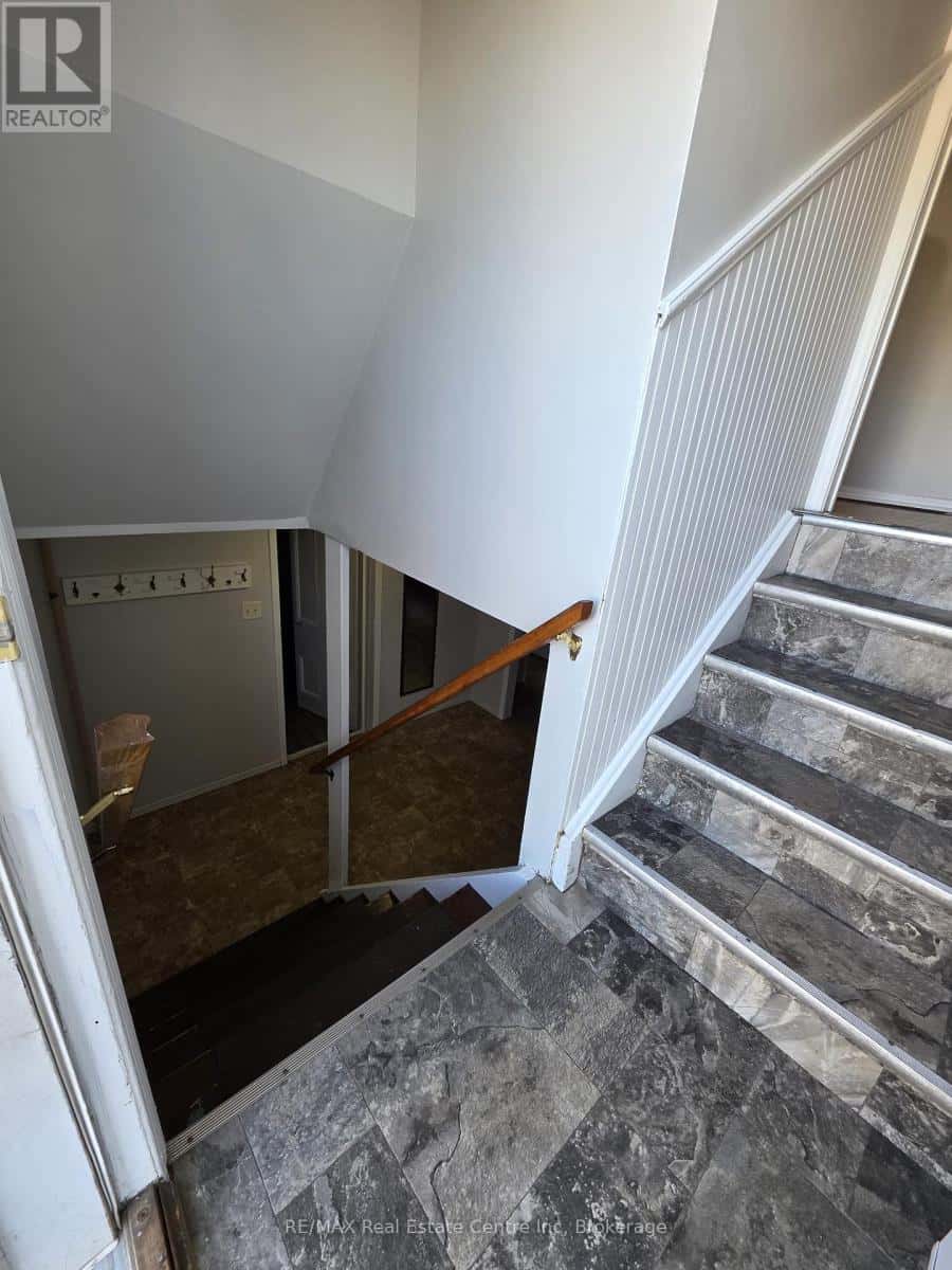 264 VANSITMART AVENUE — Hamilton (McQuesten), Ontario - Photo 3 of 9