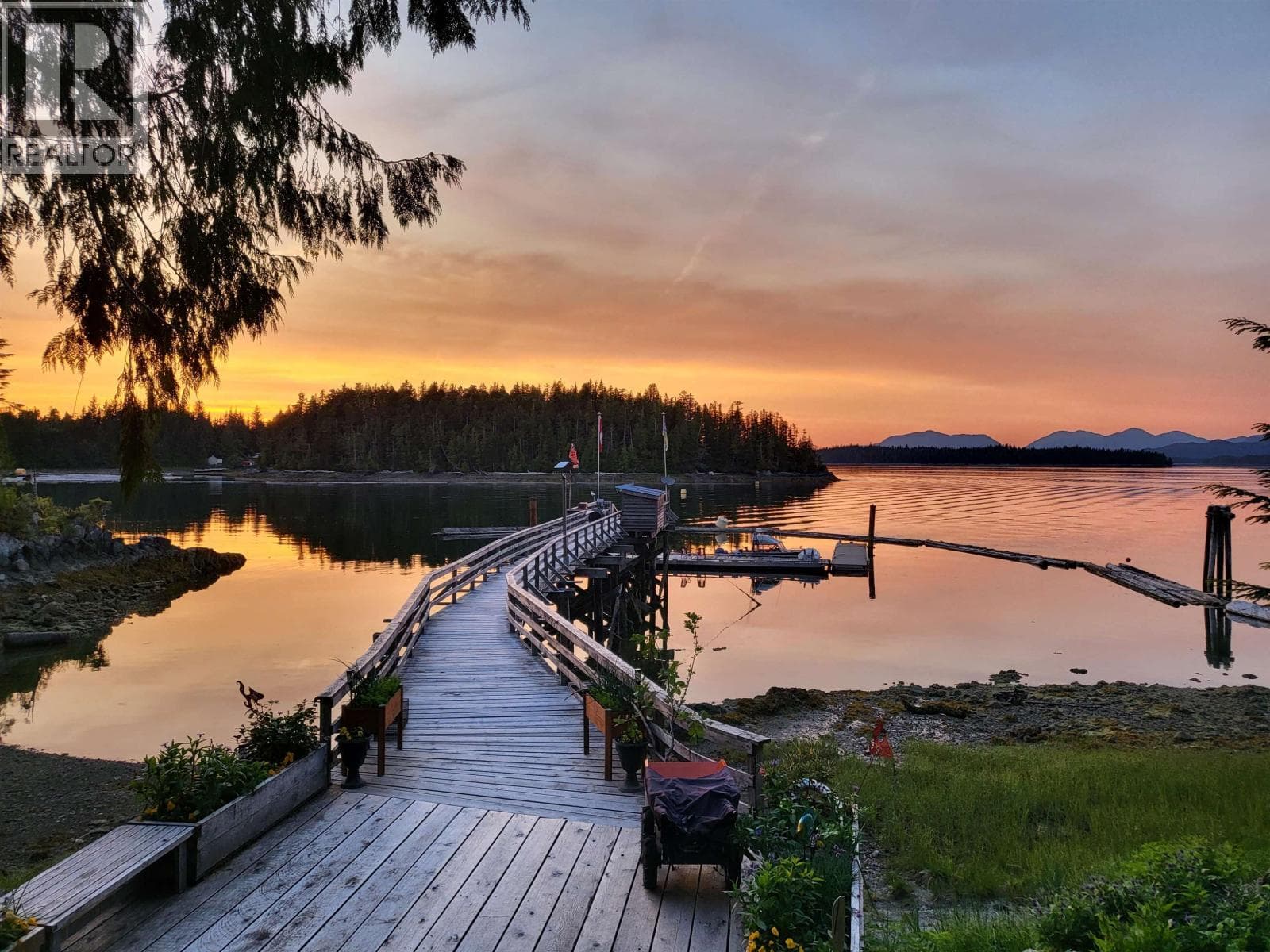 34 WHISKEY COVE (DENNY ISLAND) ROAD — Bella Coola, British Columbia - Main photo